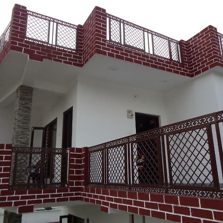 The White House Appartement Rishīkesh Buitenkant foto