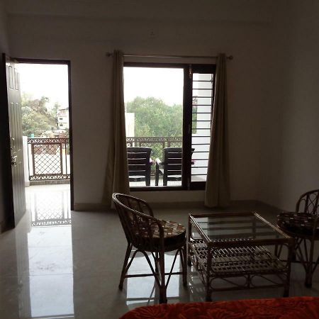 The White House Appartement Rishīkesh Buitenkant foto