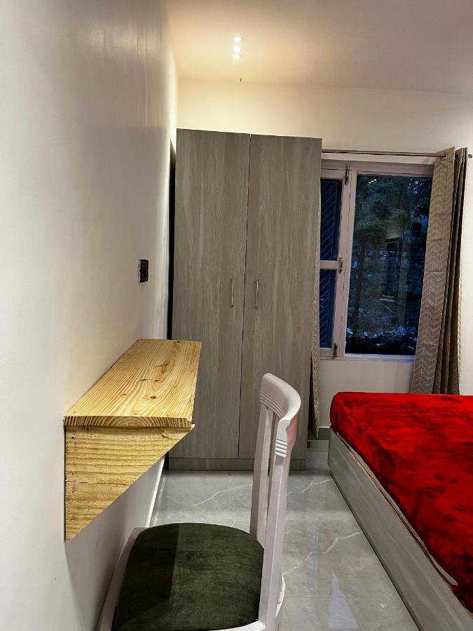 The White House Appartement Rishīkesh Buitenkant foto