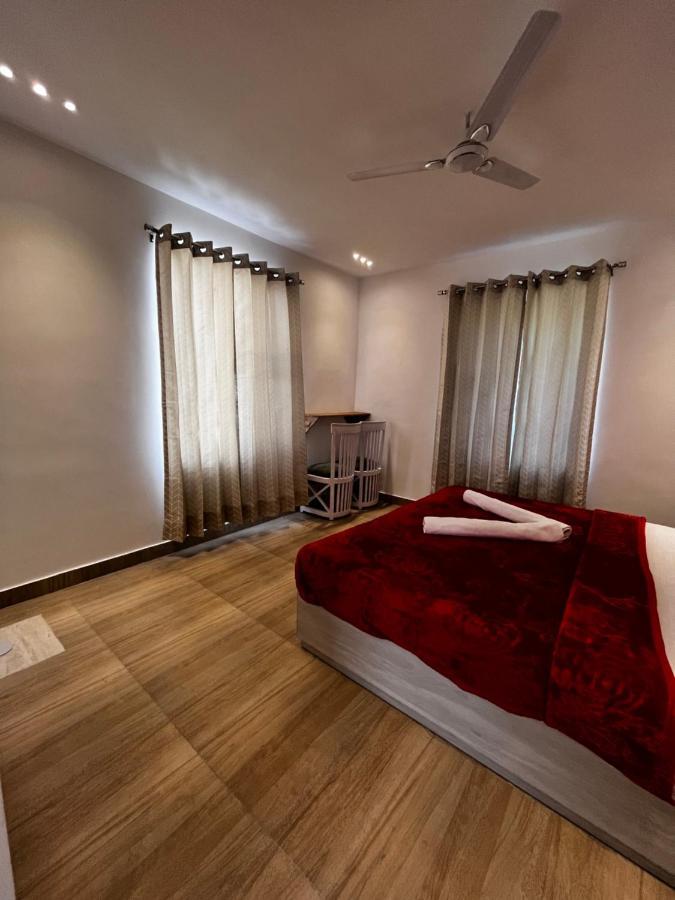 The White House Appartement Rishīkesh Buitenkant foto