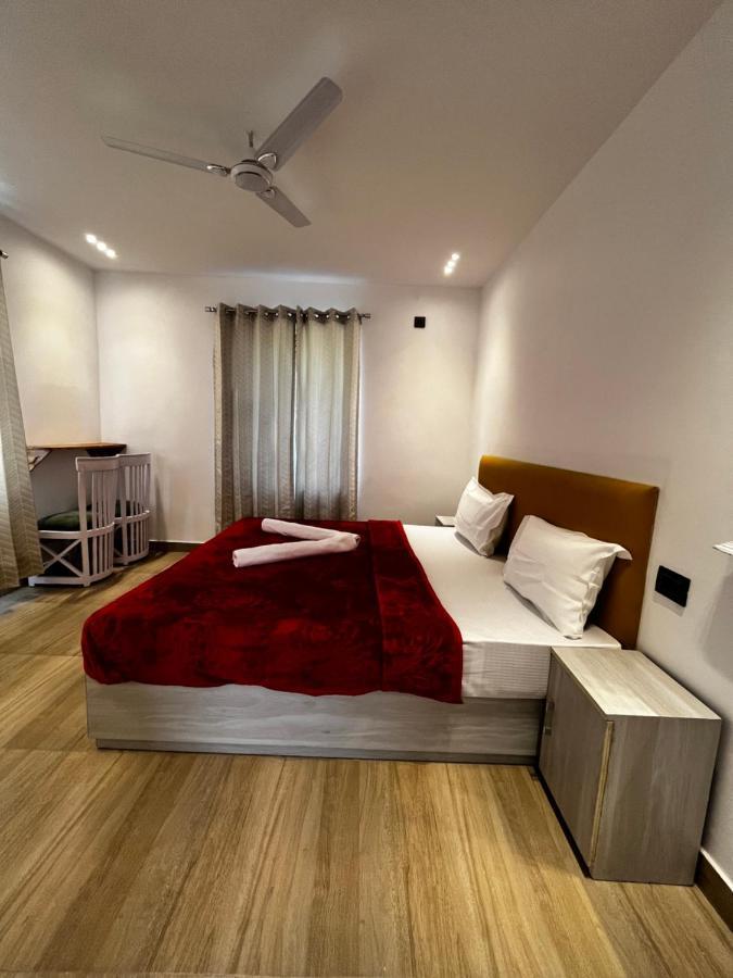 The White House Appartement Rishīkesh Buitenkant foto